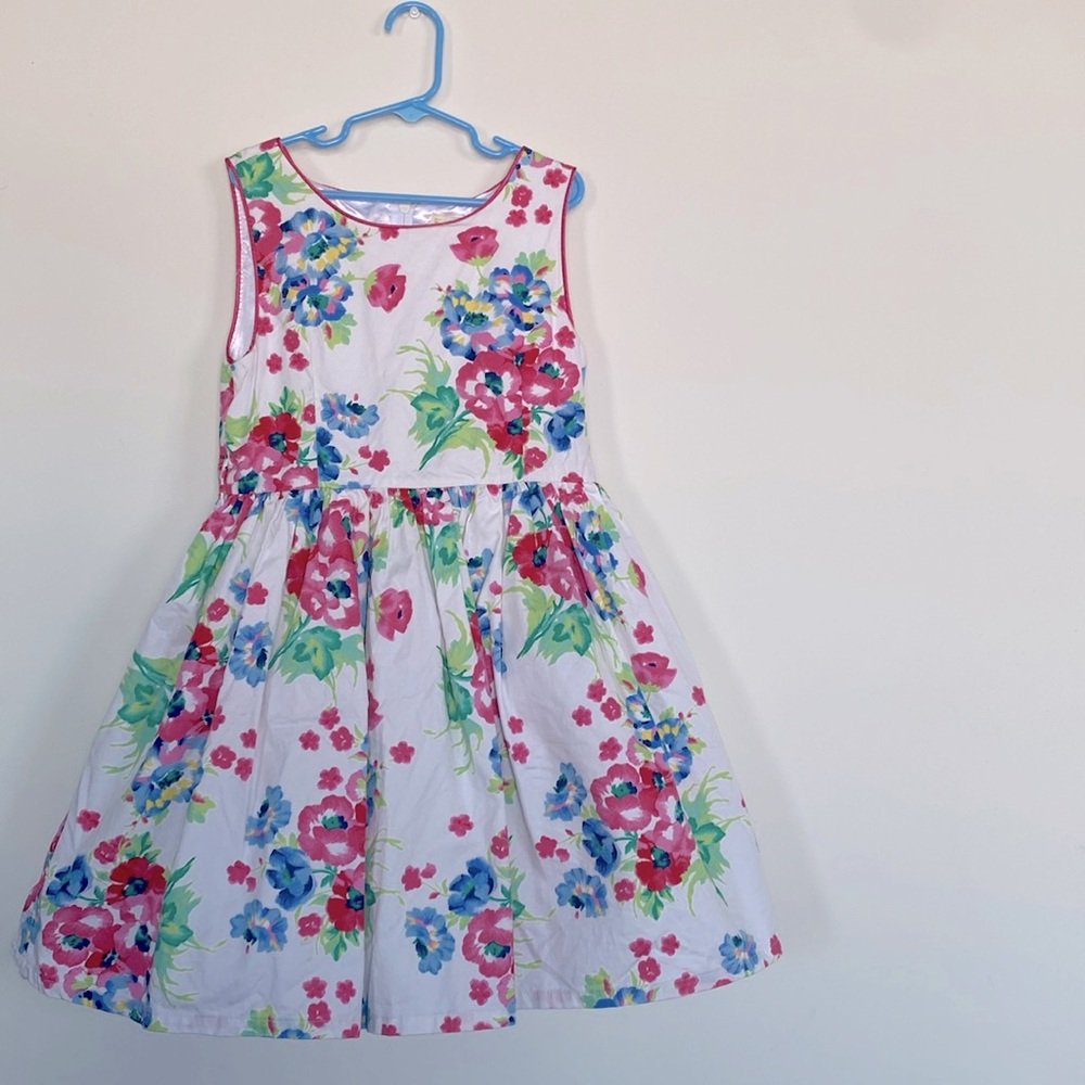 Place 89 young girls semi-formal dress. Size 10. Floral.